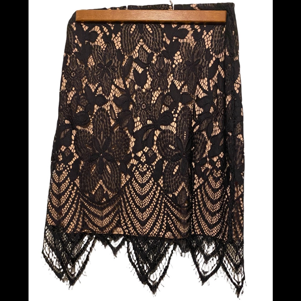 Derek💜Heart Black Lace Skirt Size M